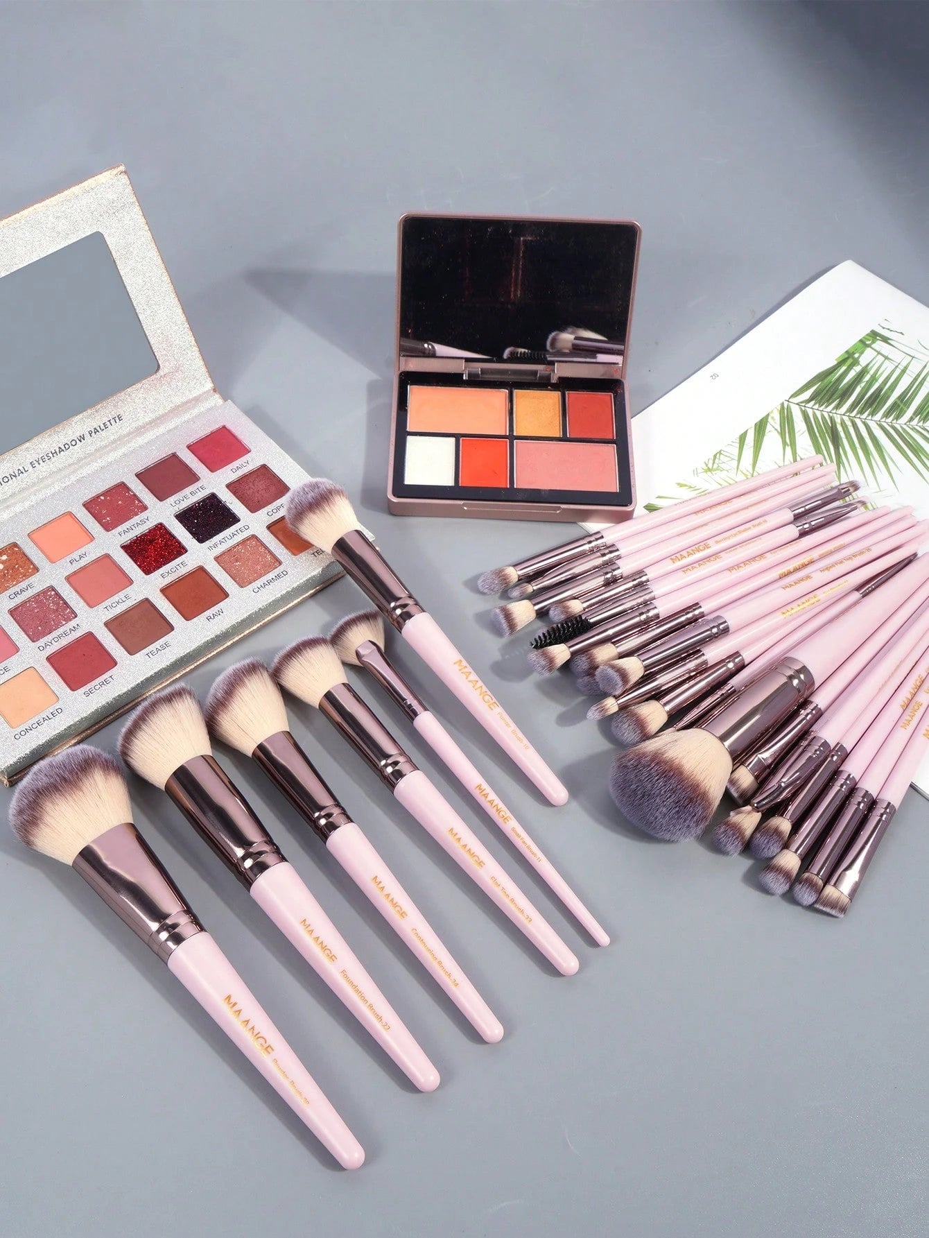 Maange 30Pcs Pro Makeup Brush Pink