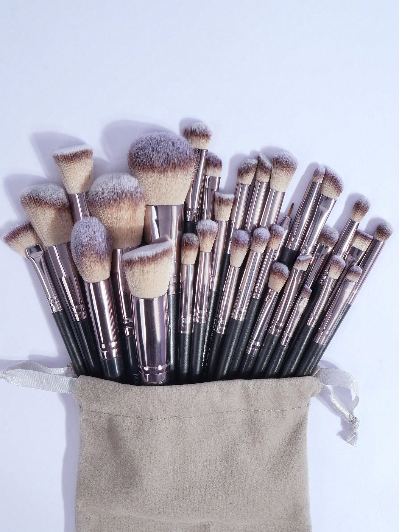 Maange 30Pcs Makeup Brush With Bag Black