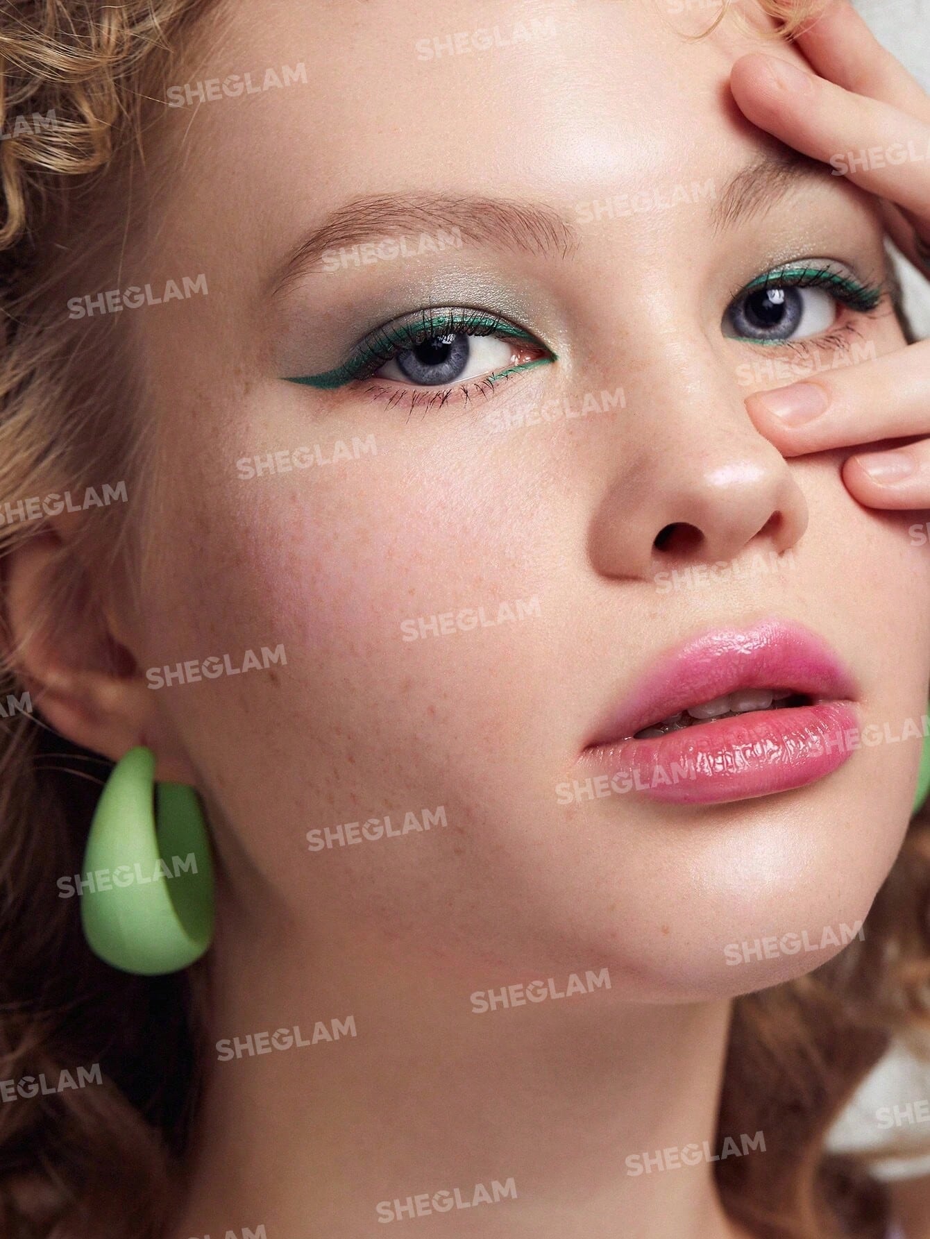 SHEGLAM COLOR CRUSH LIQUID EYELINER