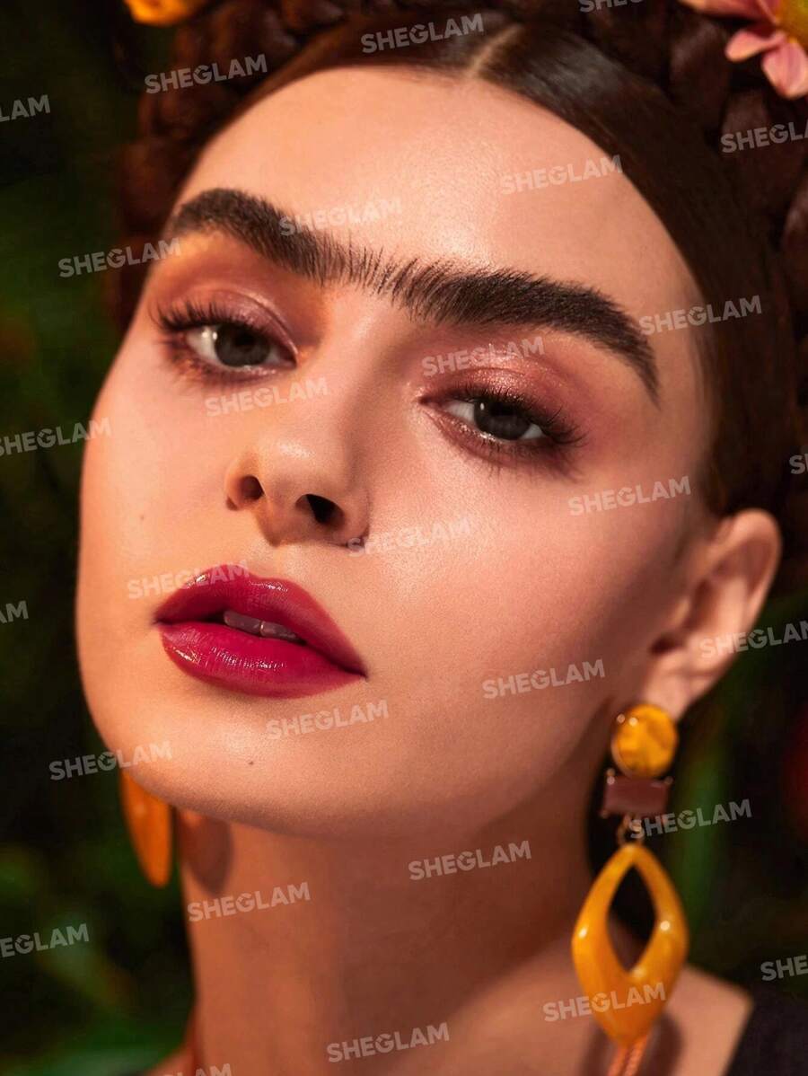 أحمر الخدود الكريمي بتصميم "صورة ذاتية" من SHEGLAM Frida Kahlo