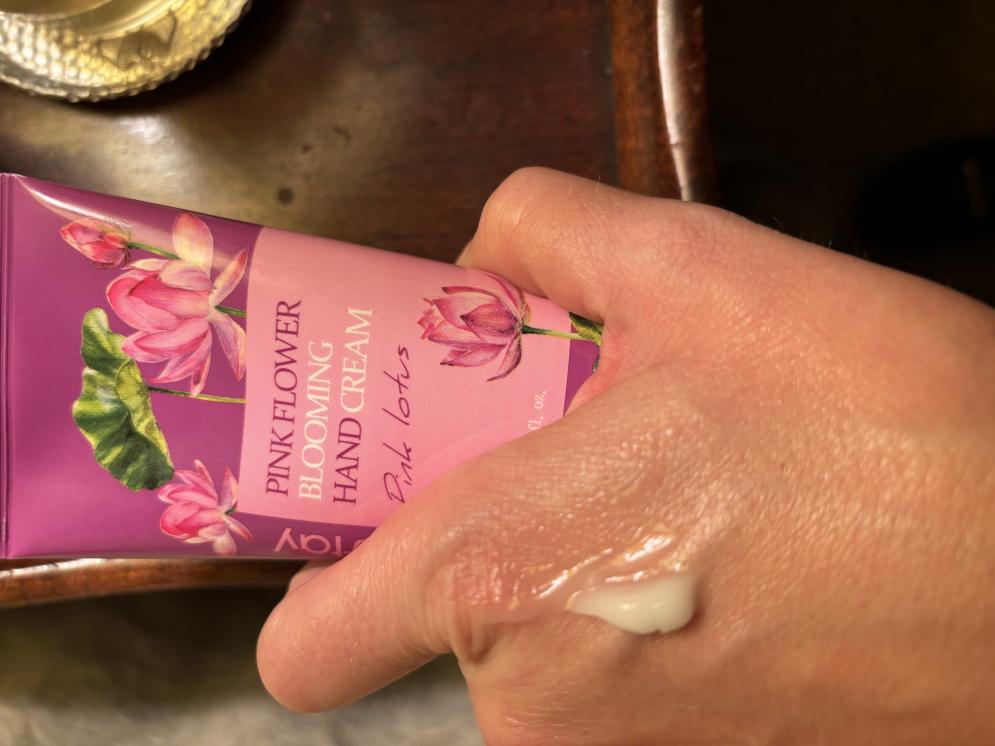 Farm Stay Pink Flower Blooming Hand Cream 100g