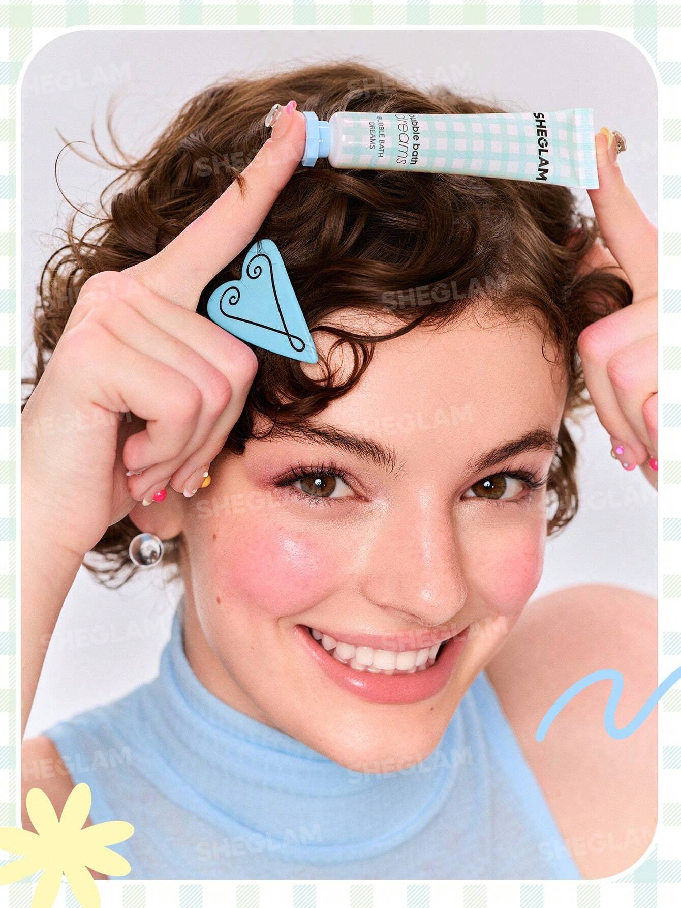 مرطب الشفاه Bubble Kiss من Sheglam + باليت Sparkle Splash + برايمر Foam Cloud + إضاءة هايلايتر + أحمر خدود ستيك