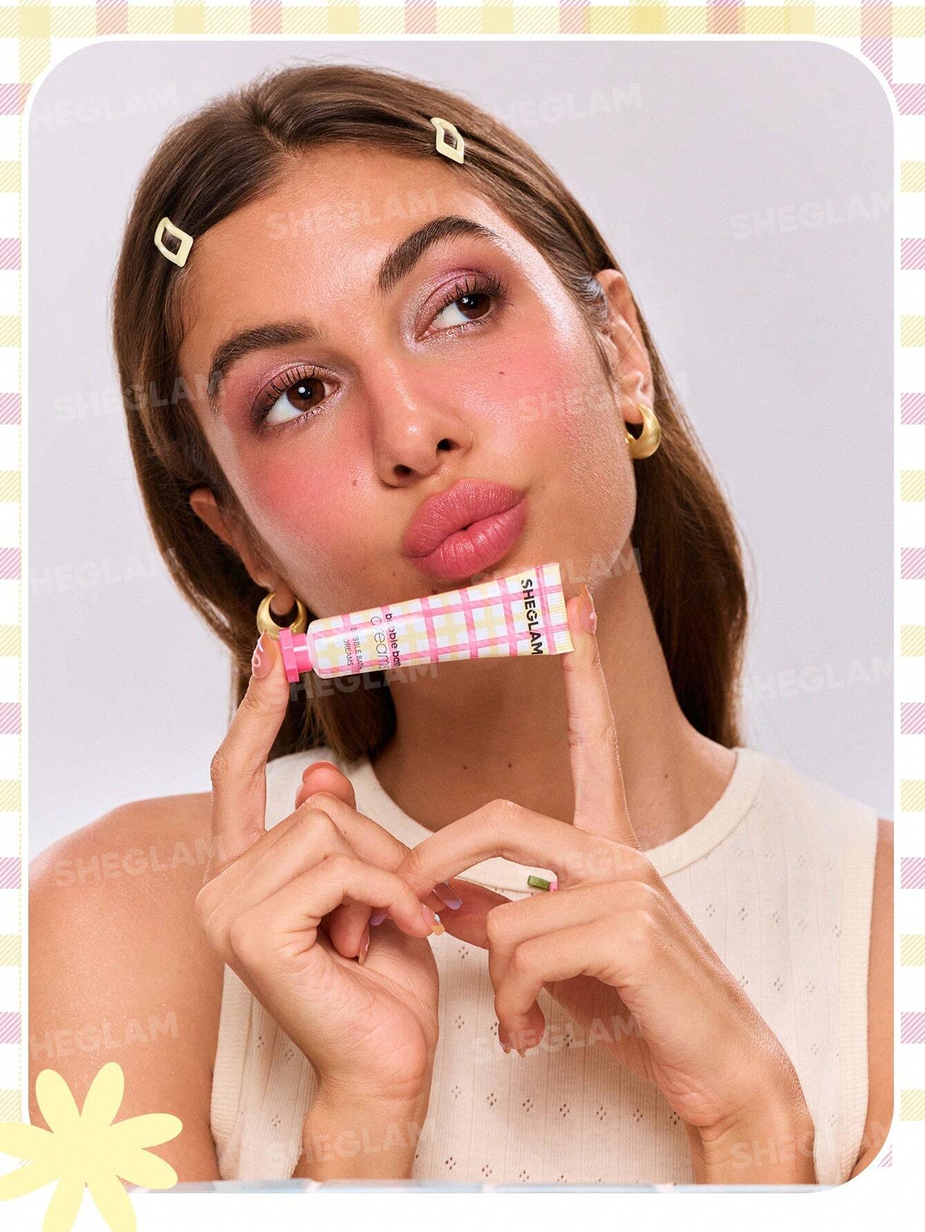 مرطب الشفاه Bubble Kiss من Sheglam + باليت Sparkle Splash + برايمر Foam Cloud + إضاءة هايلايتر + أحمر خدود ستيك