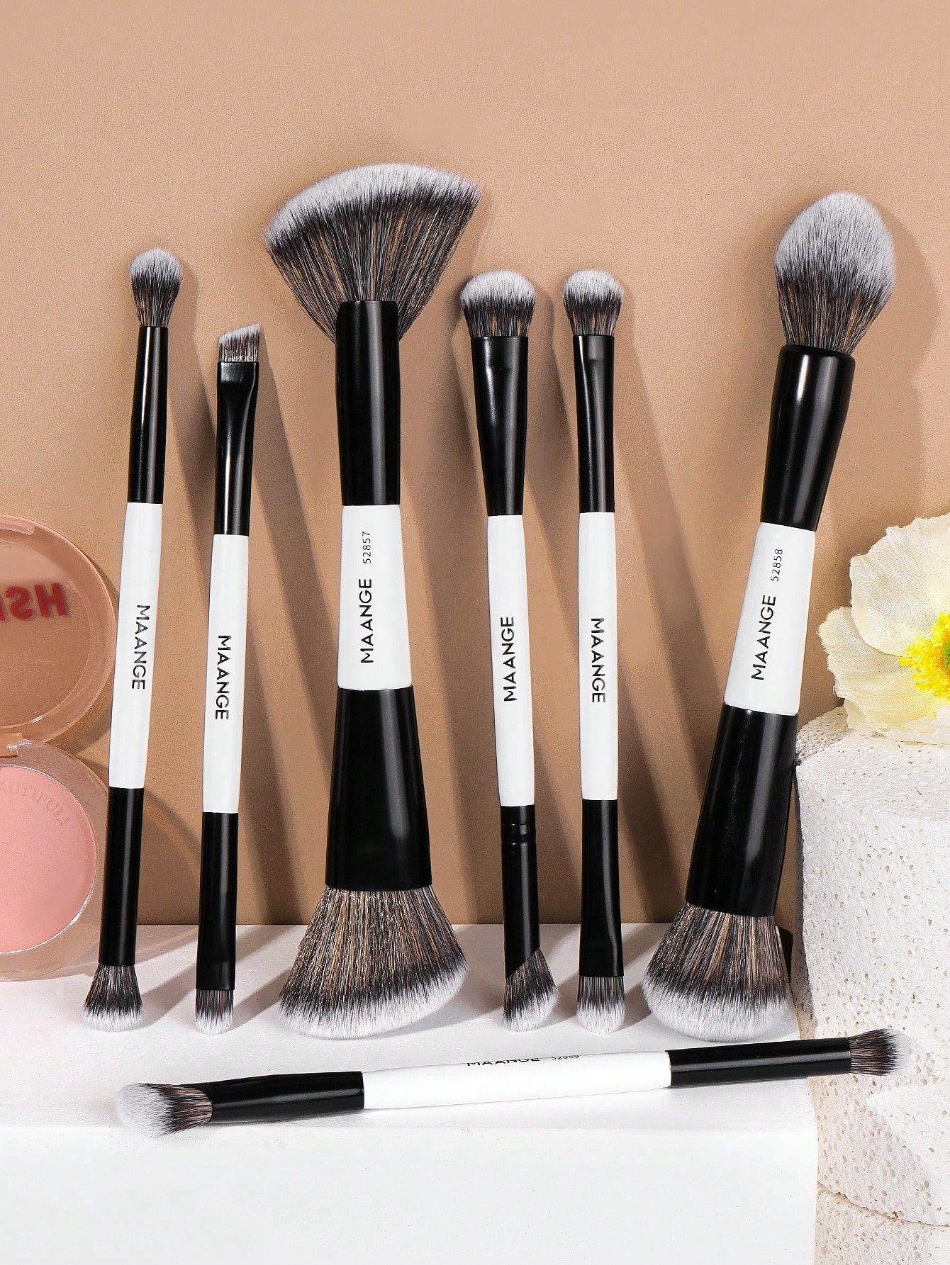 Maange 10Pcs Makeup Brush Set With Bag