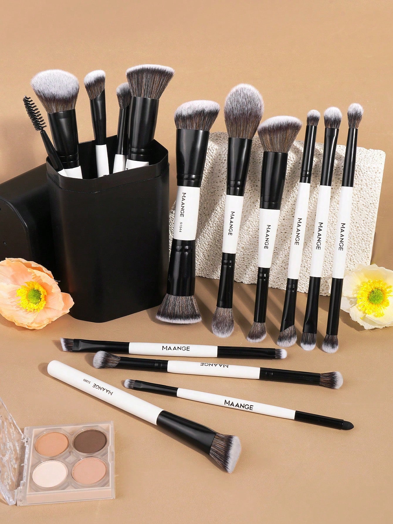 Maange 15Pcs Makeup Brush Black and White
