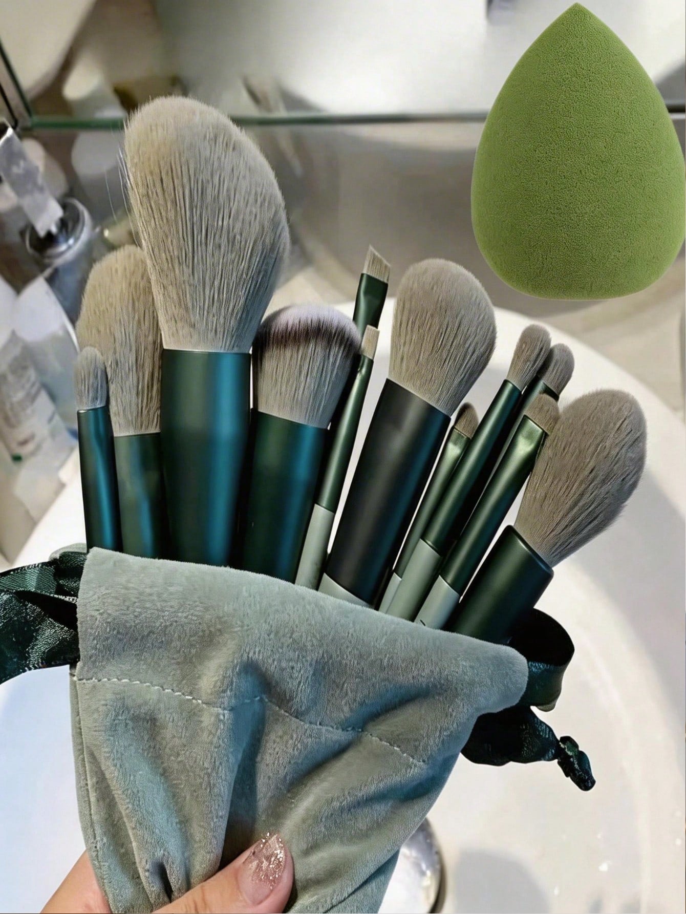 Shein 13Pcs Makeup Brush and Sponge Green
