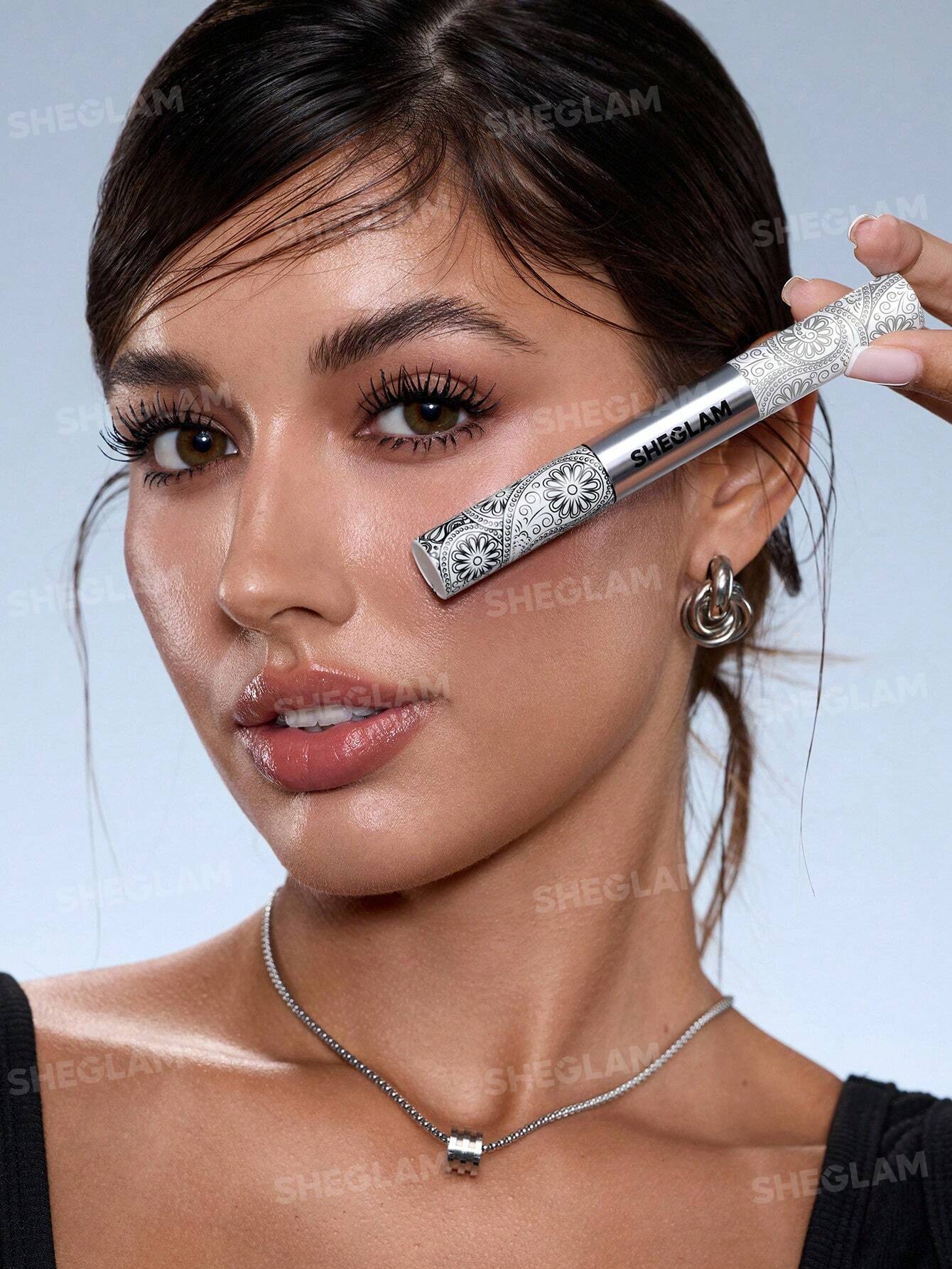 Sheglam  All-In-One Primer and Tubing Volume Mascara