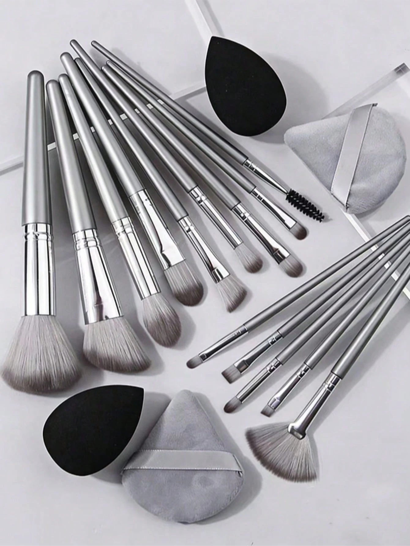 Shein 18Pcs luxury makeup brush set and 4Pcs Sponge