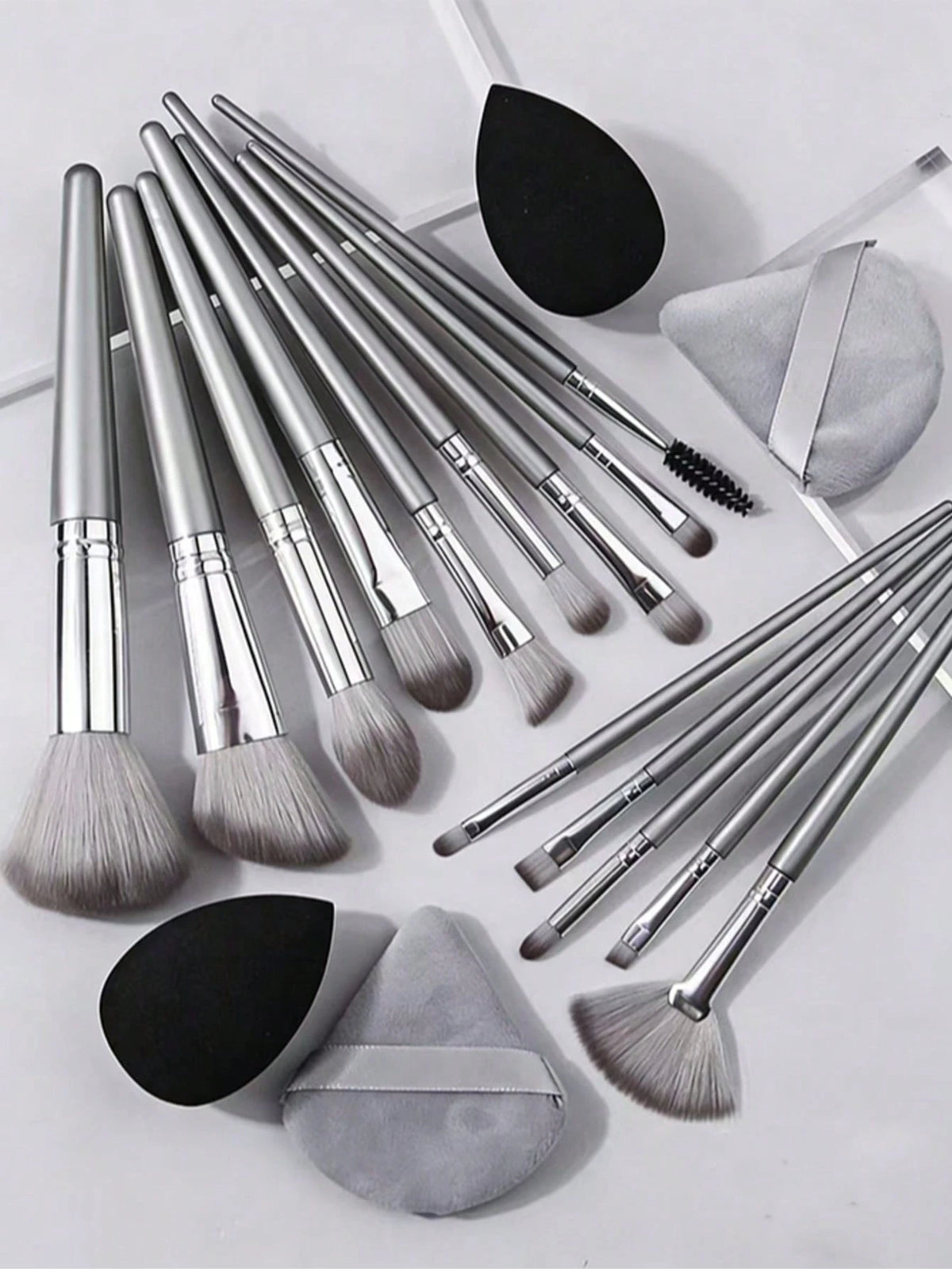 Shein 18Pcs luxury makeup brush set and 4Pcs Sponge
