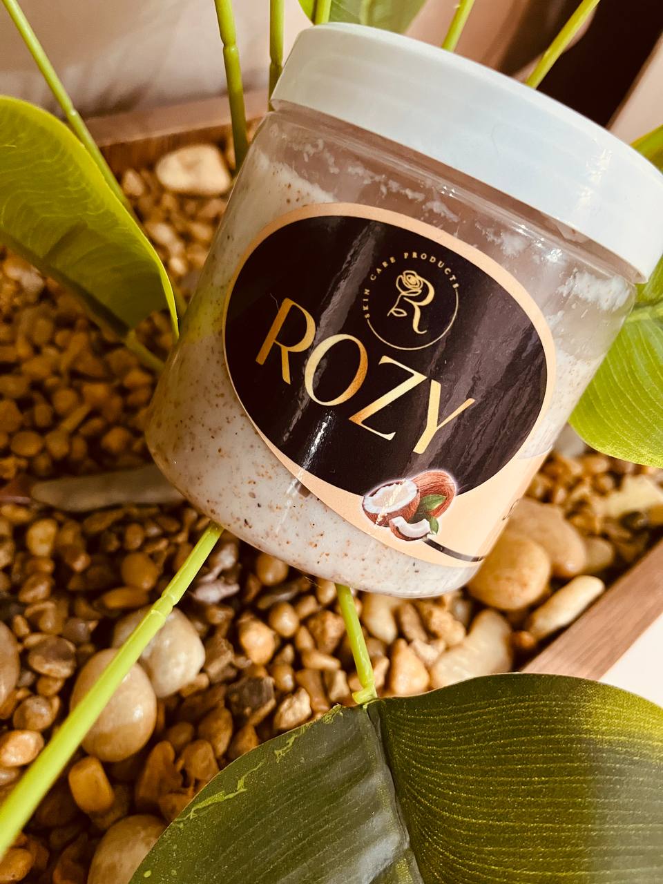 Rozy body scrub Coconut & vanilla &musk 400g