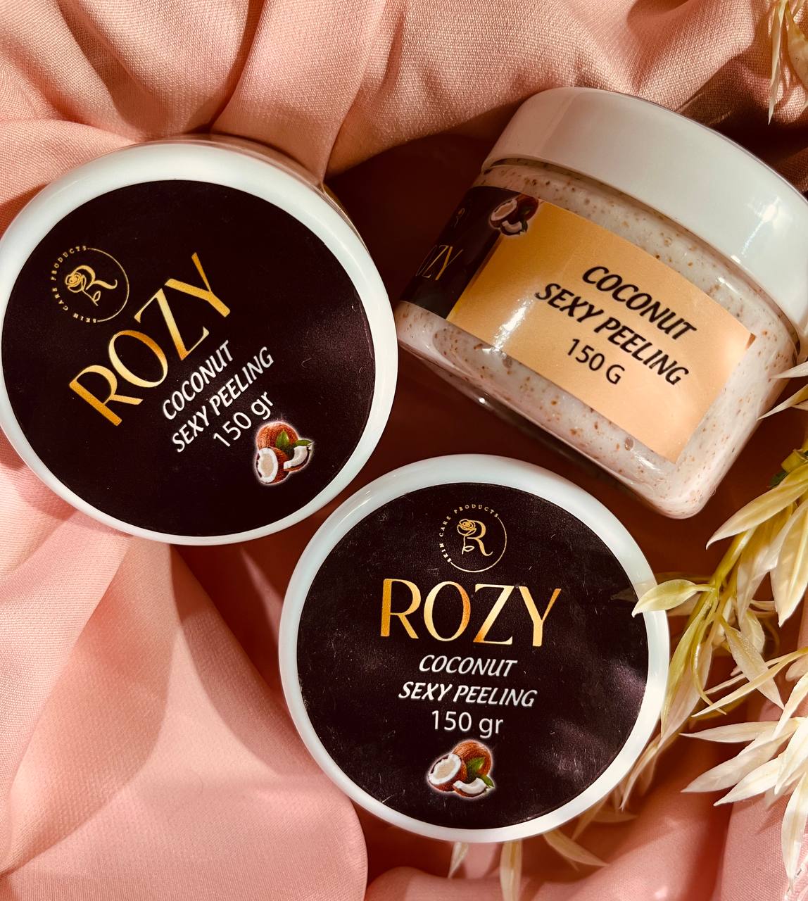 Rozy body scrub Coconut & vanilla &musk 150g