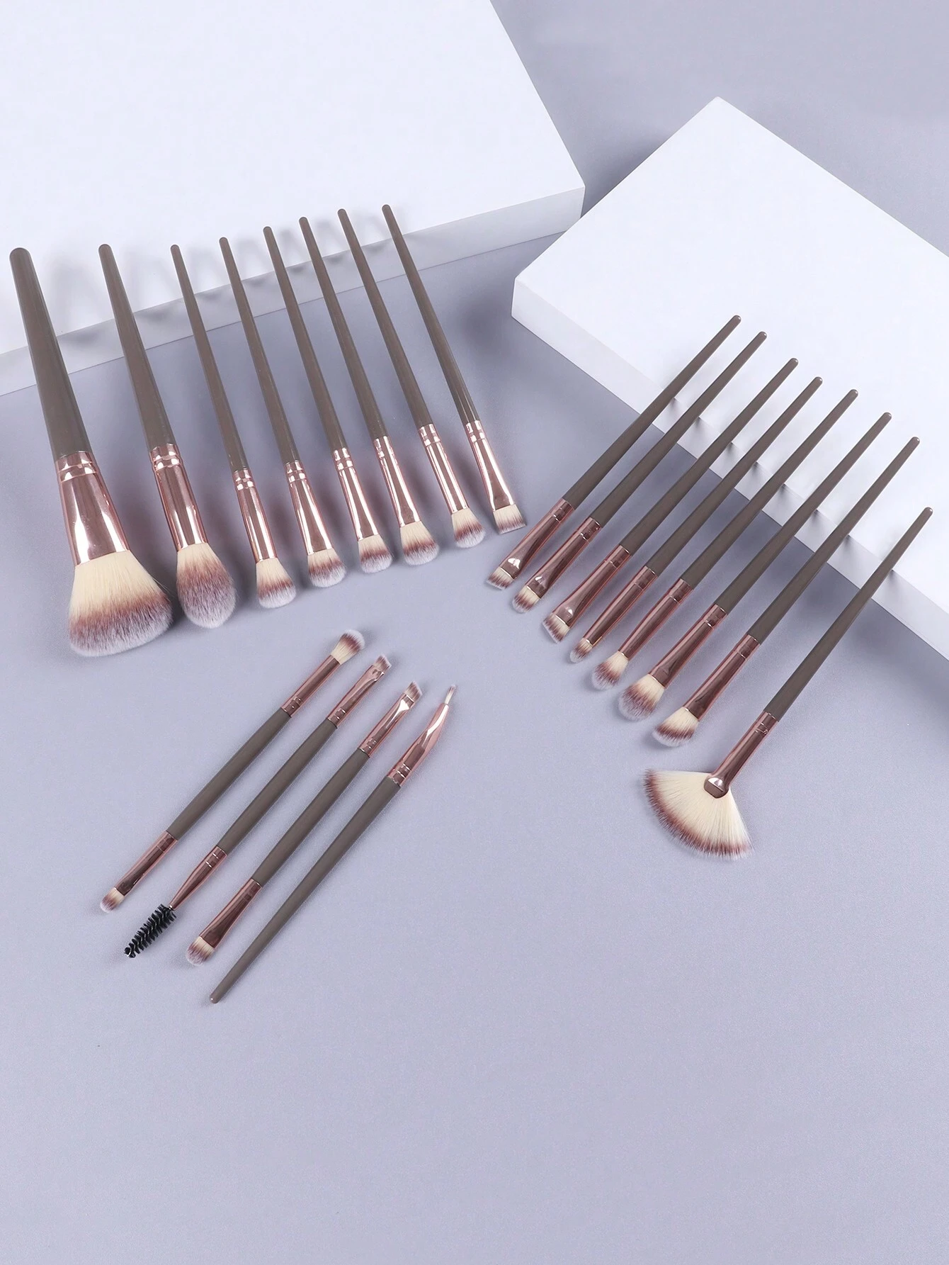 SheIn Makeup brush set 20 pcs SheIn Makeup brush set 20 pcs