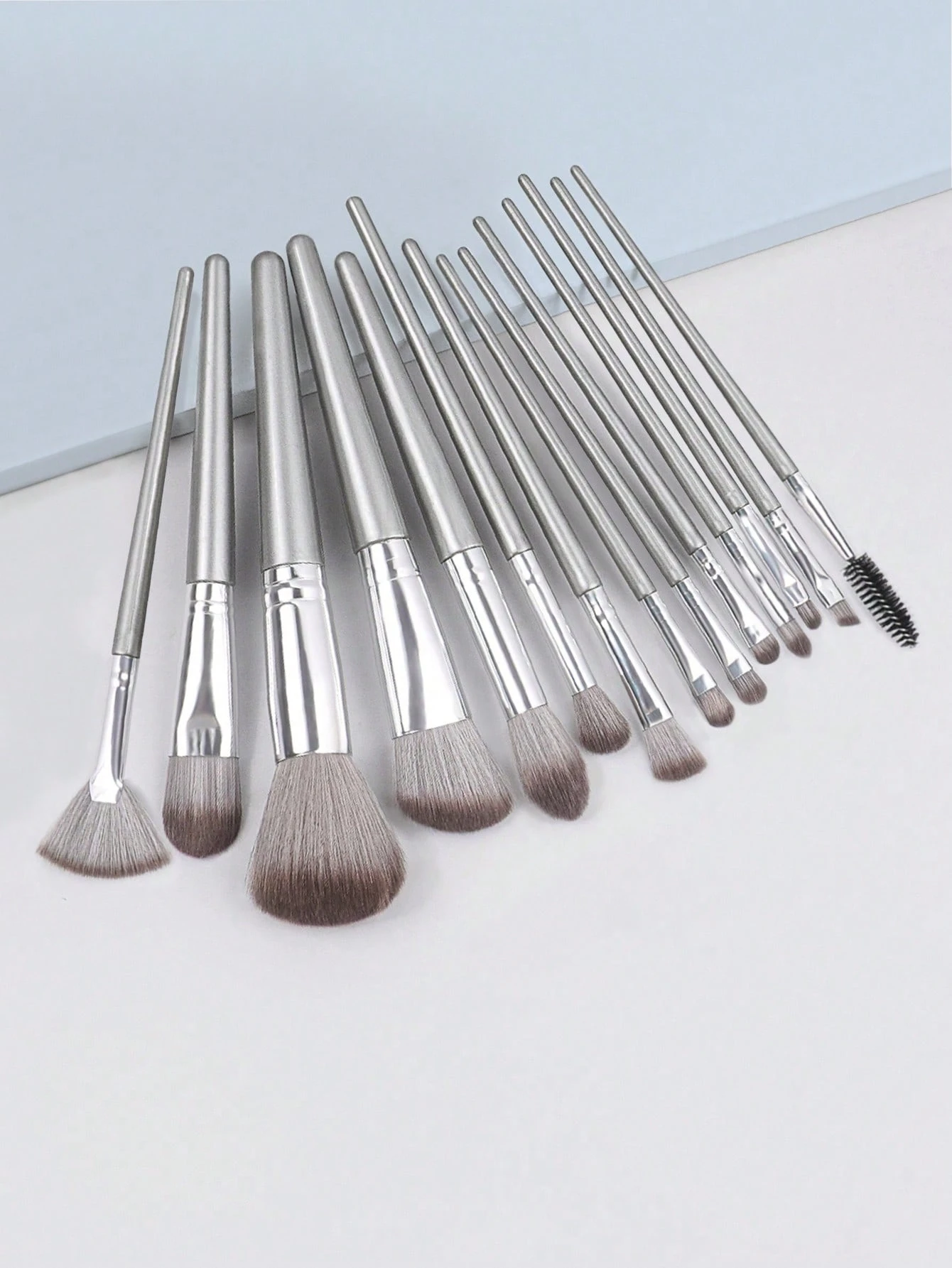 Mulynsie Makeup Brush Set Silver 14Pcs Mulynsie Makeup Brush Set Silver 14Pcs